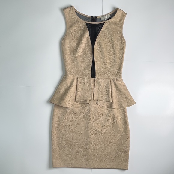 GUESS Embossed Scuba Peplum Dress With Mesh Details NEW - Picture 3 of 8